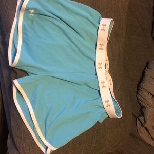 Under armour youth xl cotton shorts